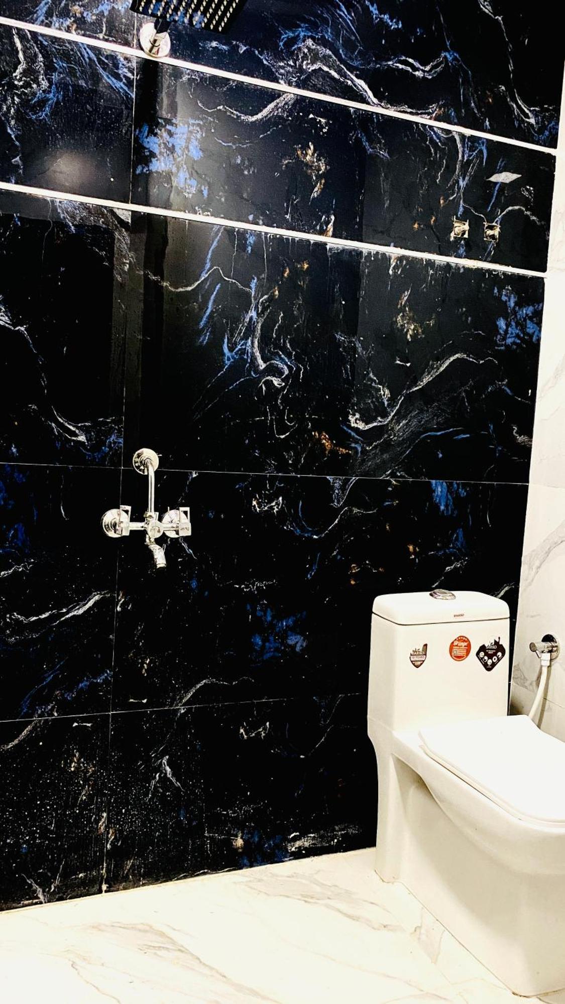 Hotel Mark Уджайн Екстериор снимка